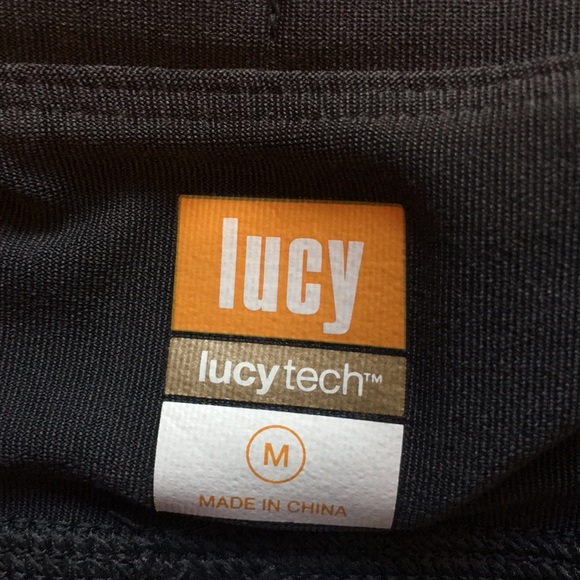 Lucy Tech Capri Leggings - Picture 2 of 8